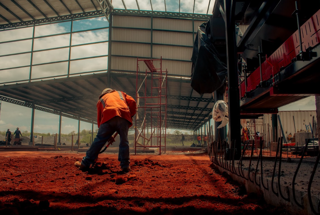 Construcción tercera planta de prefabricados.